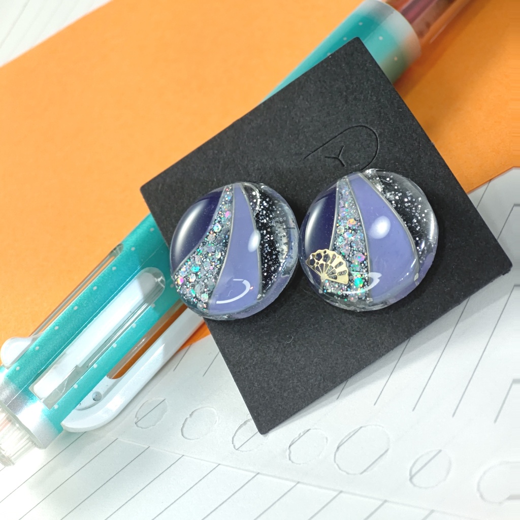 ろしょモチーフ ピアス