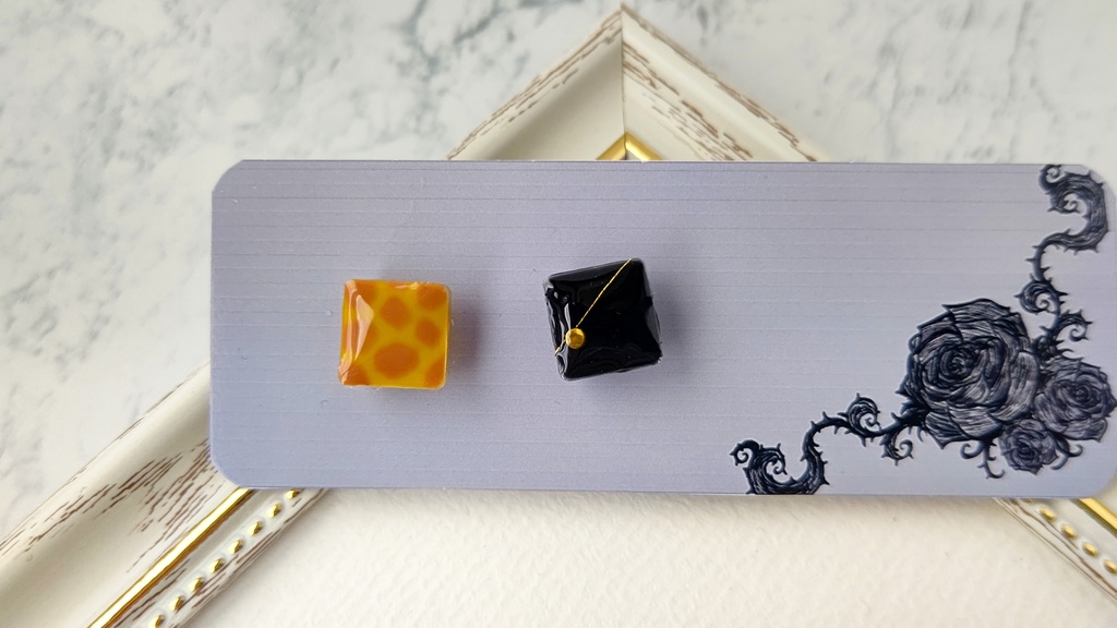 🦒モチーフ ピアス