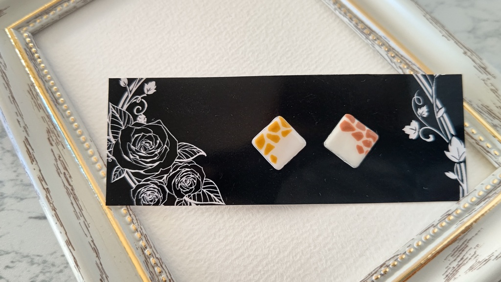 🦒モチーフ ピアス