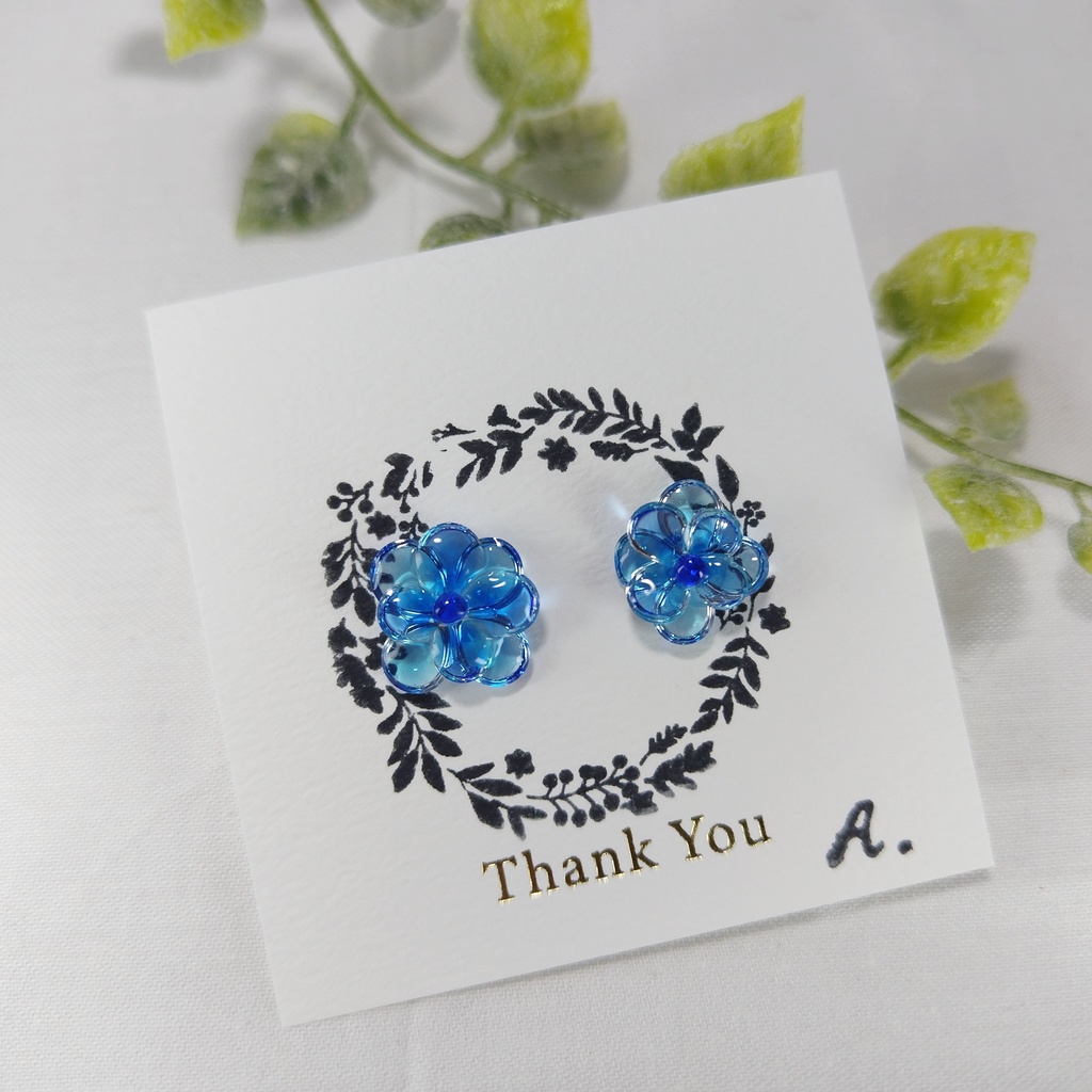 echo Flowerモチーフピアス