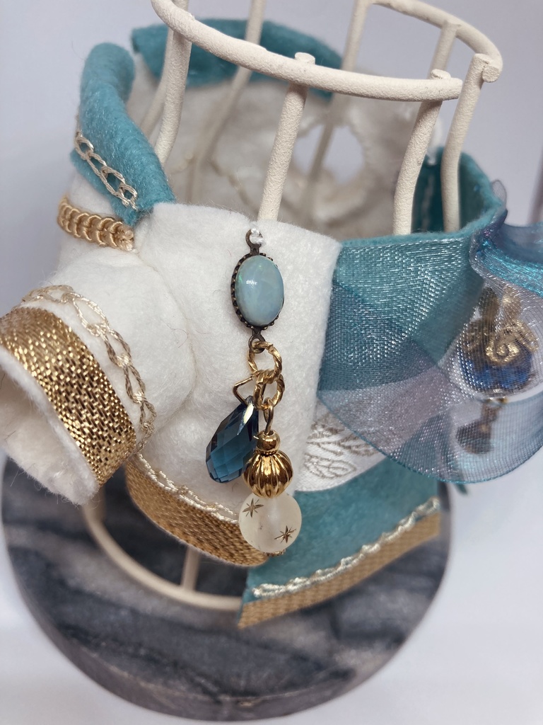 浅縹の使徒衣(氷の双子座の結晶付き)