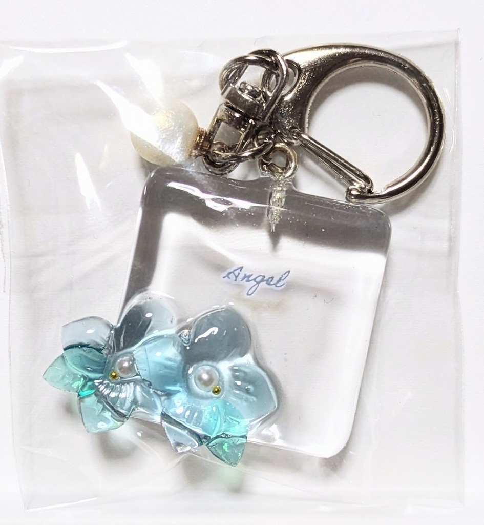 夏らしいお花レジンキーホルダー