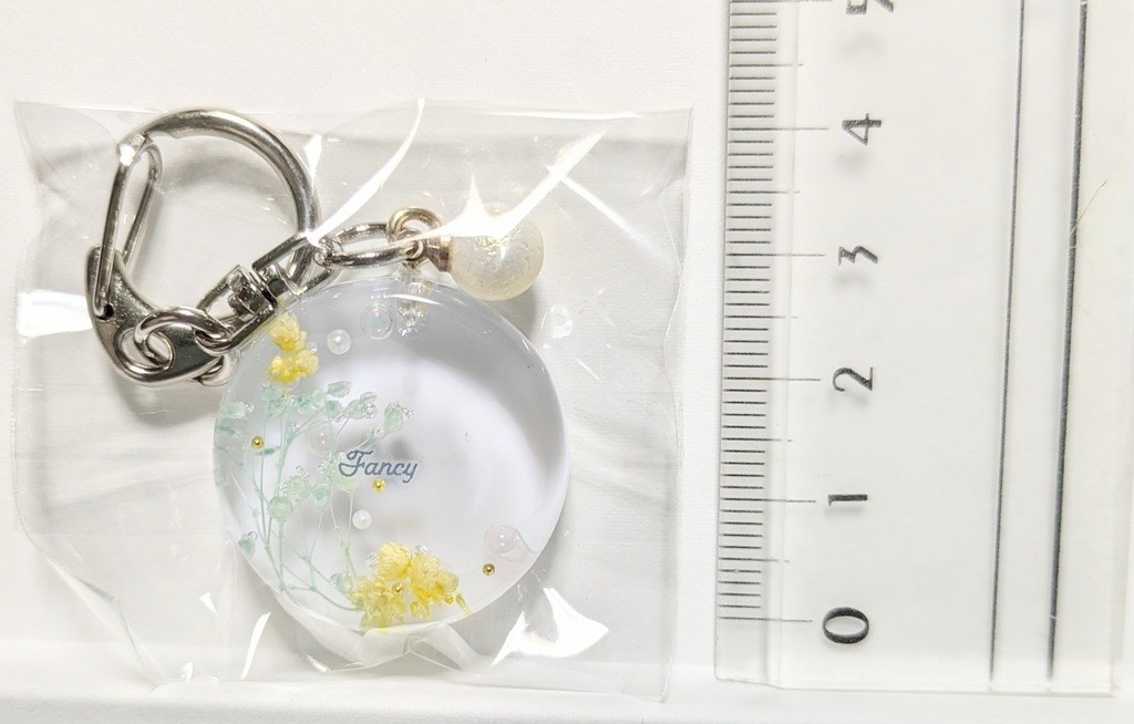 黄色のお花レジンキーホルダー