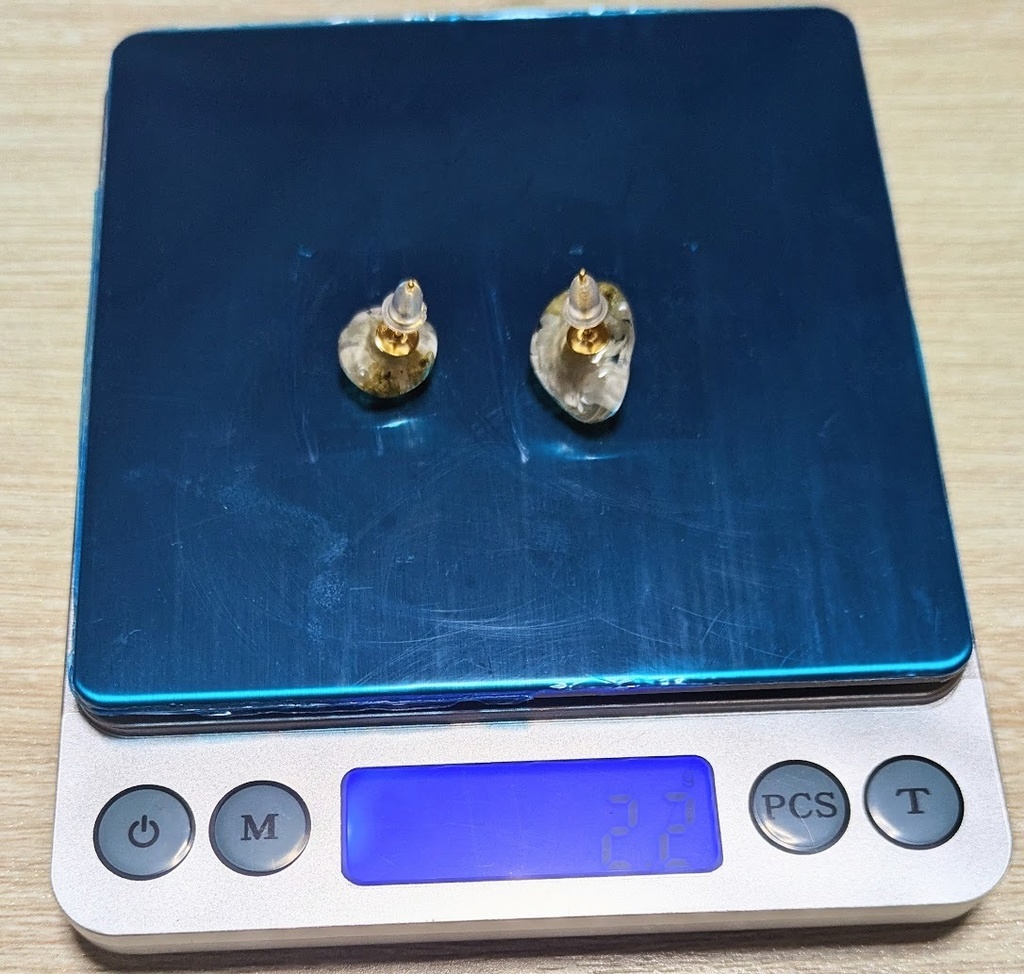 お花のレジンピアス