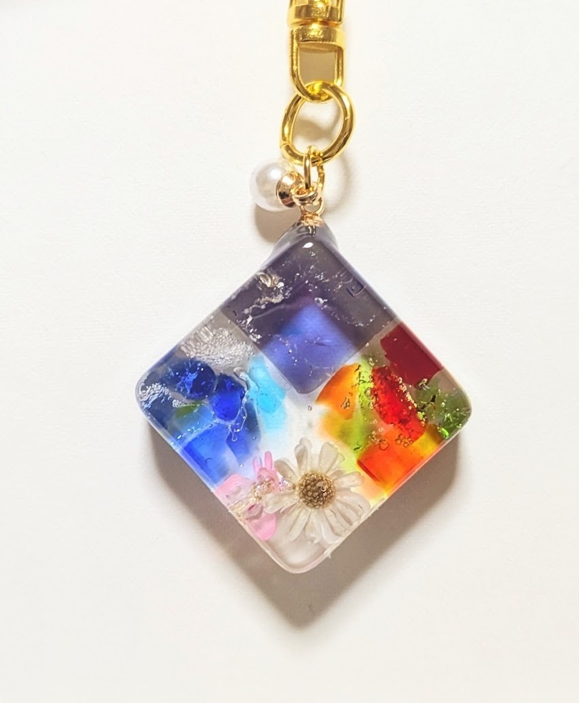 琉球ガラスとレジンのキーホルダー