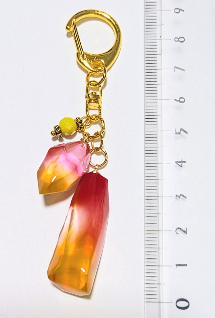 きらりと輝く鉱石レジンキーホルダー(B)