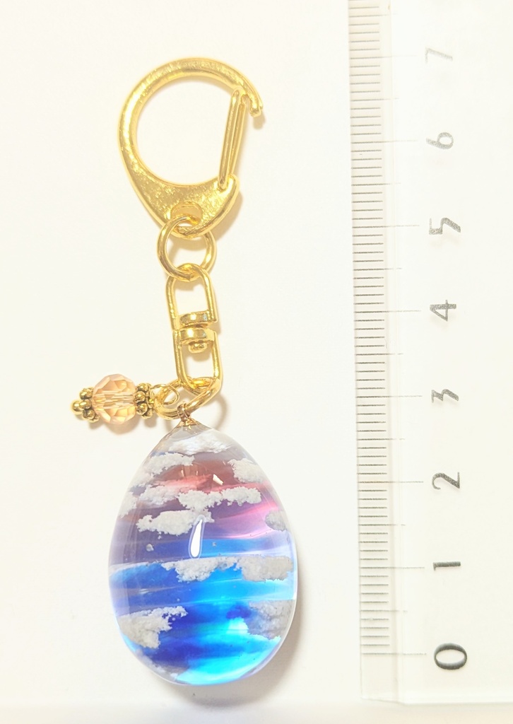 幻想的な空のレジンキーホルダー(卵型)