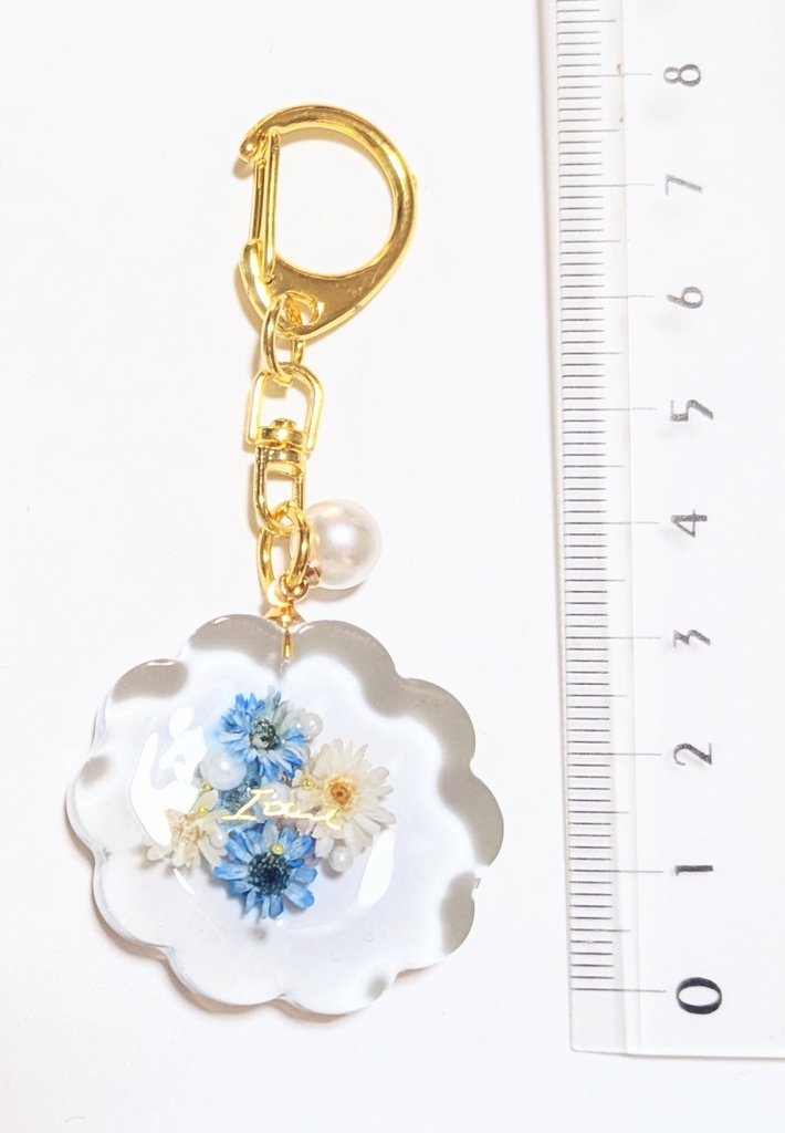 もこもこお花のブーケなレジンキーホルダー