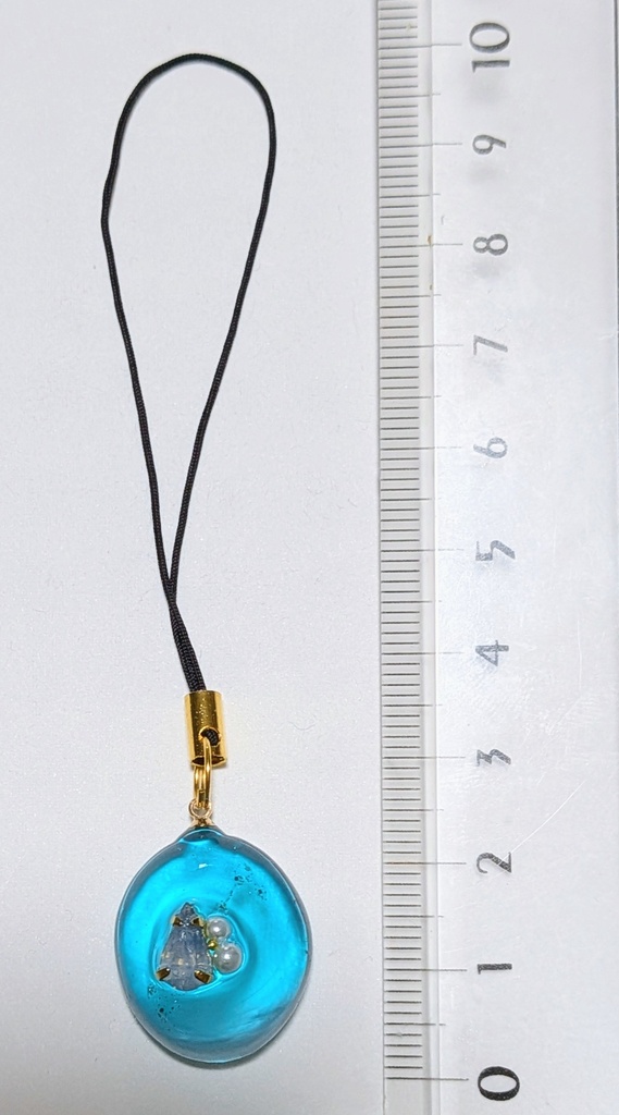 まるで宝石の輝き🌟透明感抜群レジンストラップA