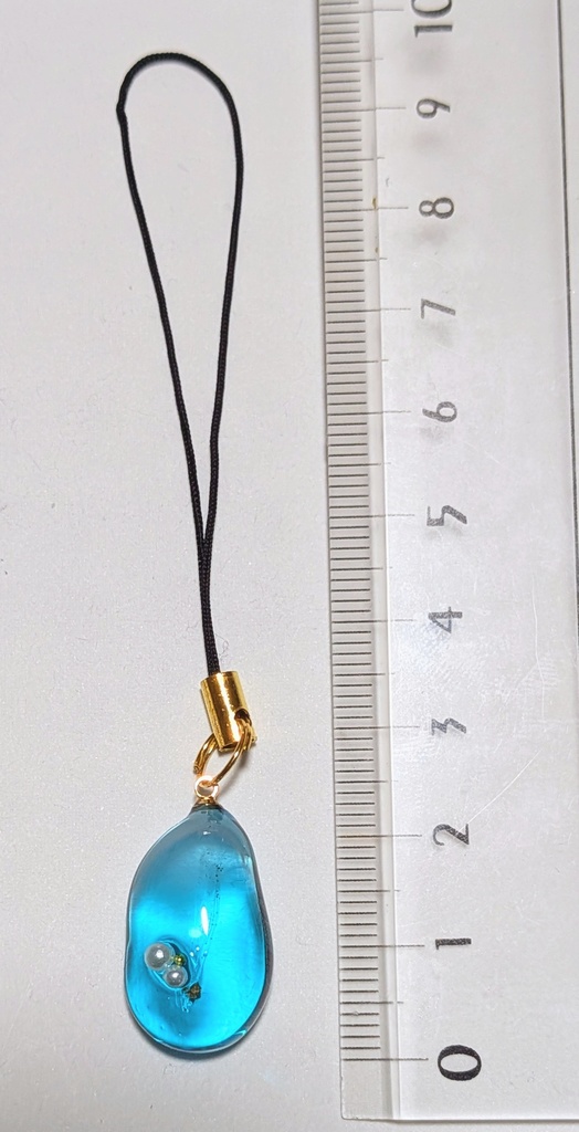 まるで宝石の輝き🌟透明感抜群レジンストラップB