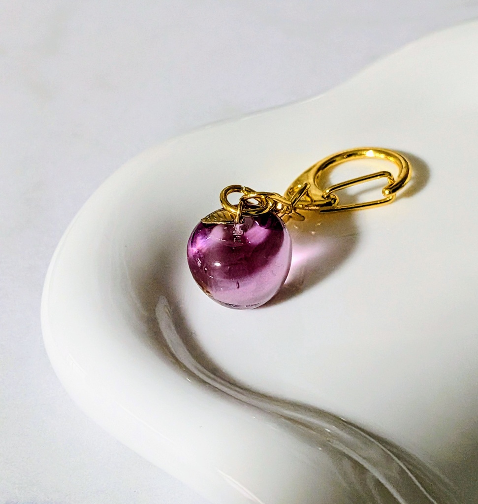 赤紫カラーのりんごキーホルダー🍎