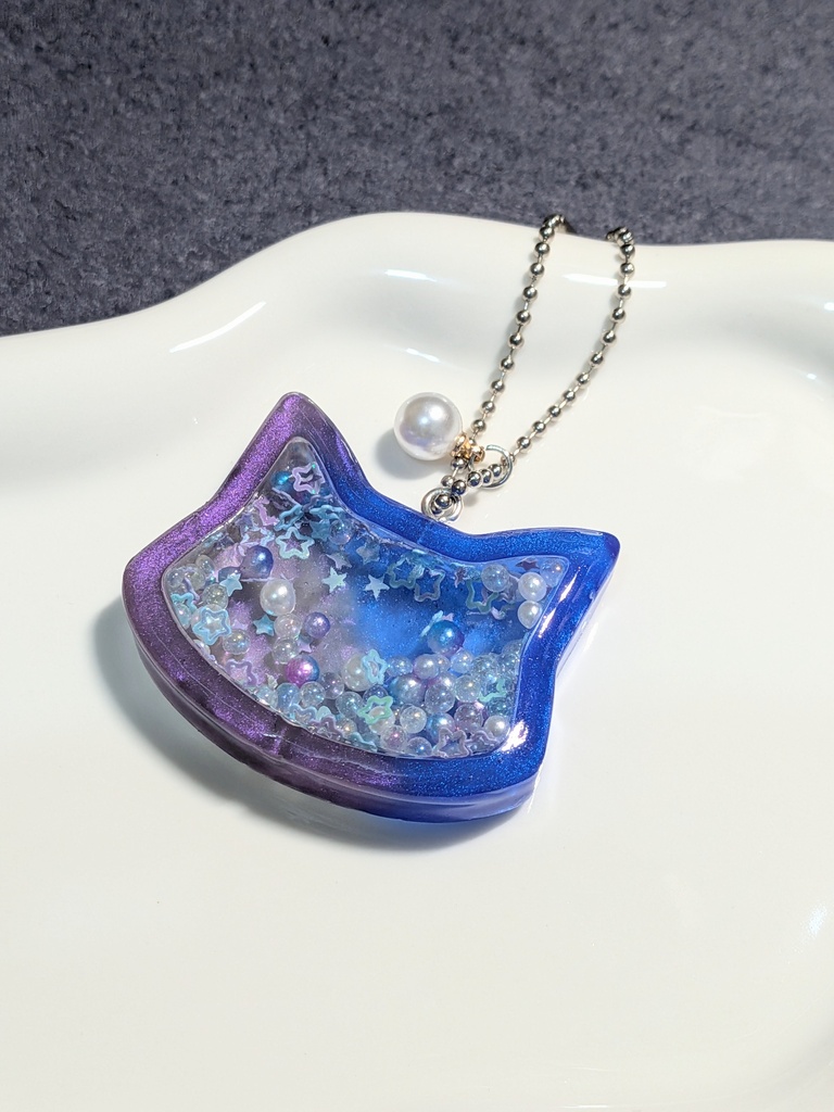 【夜空のお使い】星空猫のシャカシャカシェイカー【レジンキーホルダー】