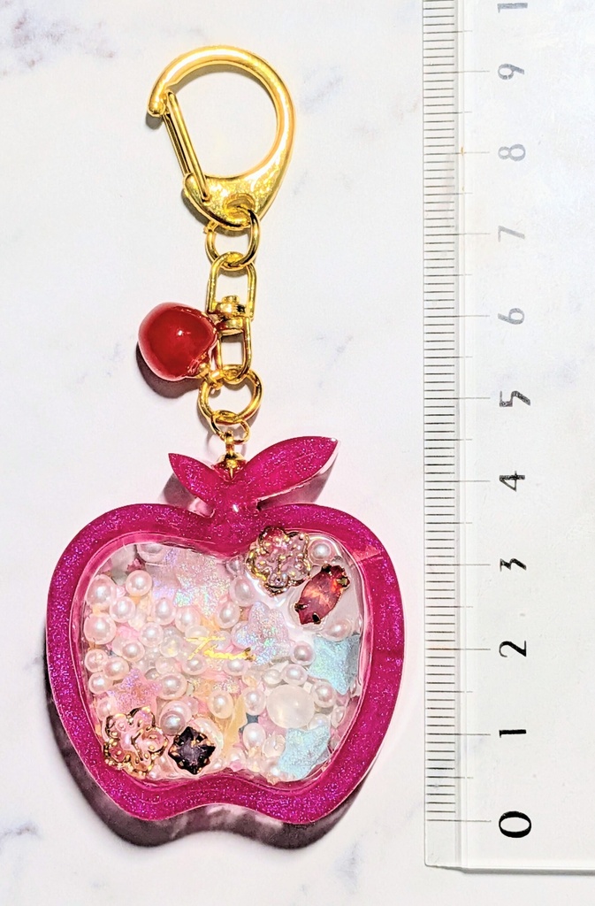 【猫居園の果物レジン】りんごの宝石箱レジンシェイカーキーホルダー🍎