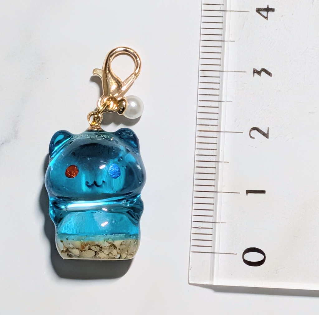 【海のかけら】猫ちゃんに海を閉じ込めた🌊ゆる猫×海のレジンキーホルダー