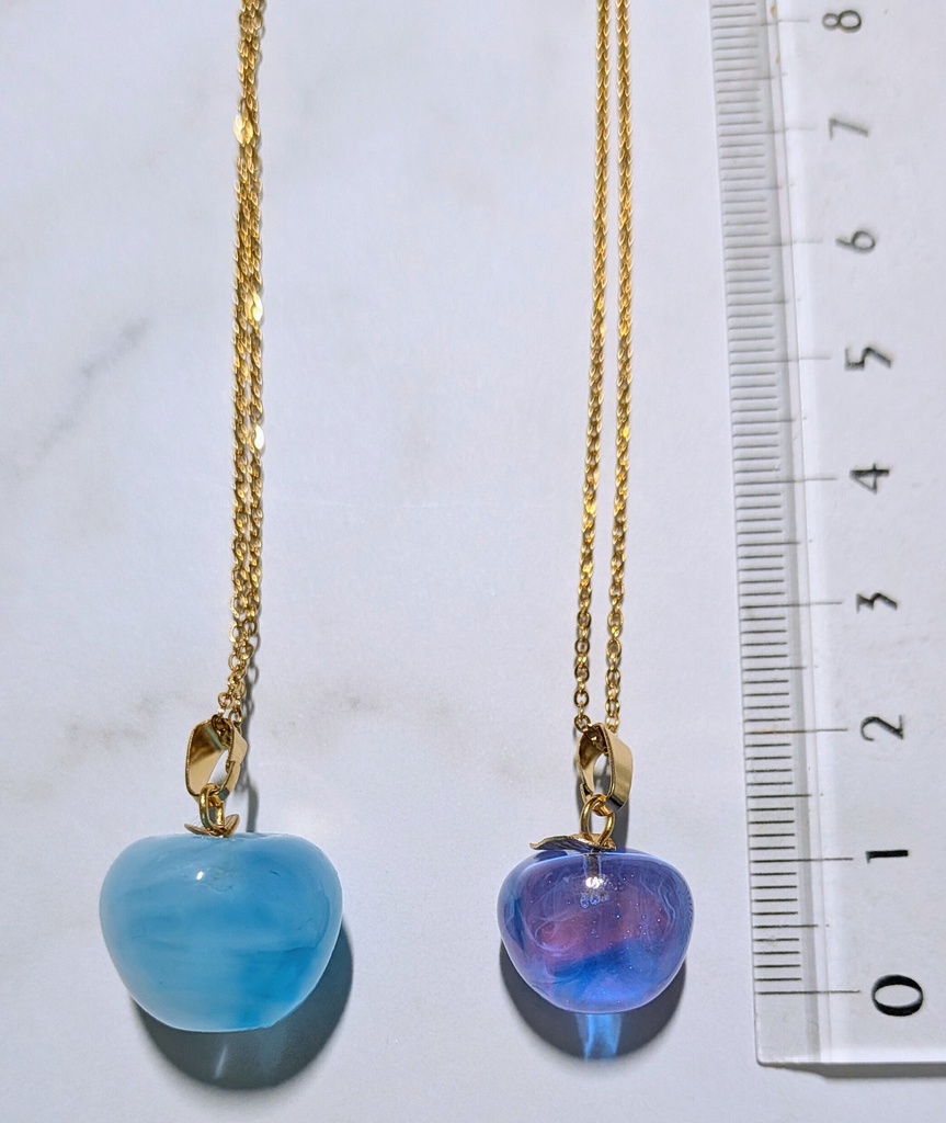 【宝石リンゴ🍎】2色のマーブルが美しい✨丸い宝石リンゴネックレス💎
