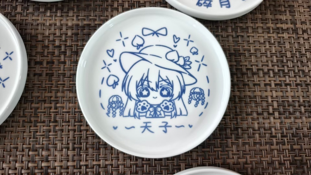 白磁バッジ（コースター） 比那名居天子