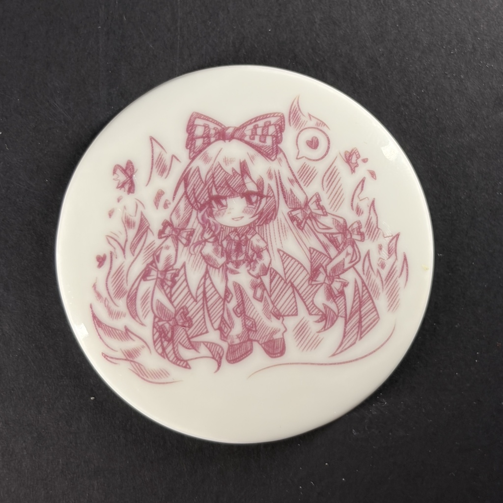 白磁バッジ　藤原妹紅　線画シリーズ