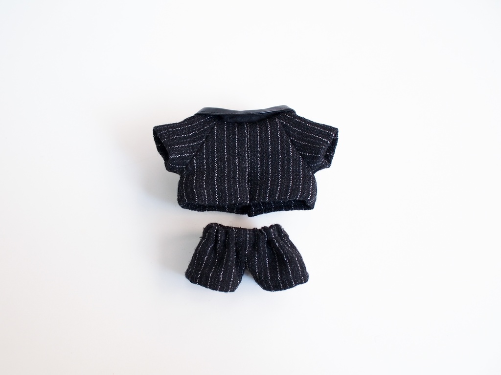 【ストライプ】レザーカラーダブルジャケット+ベルト付きタックパンツ