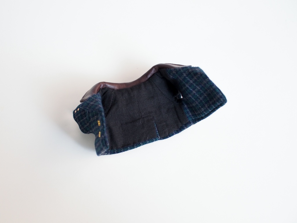 【チェック】レザーカラーダブルジャケット+ベルト付きタックパンツ