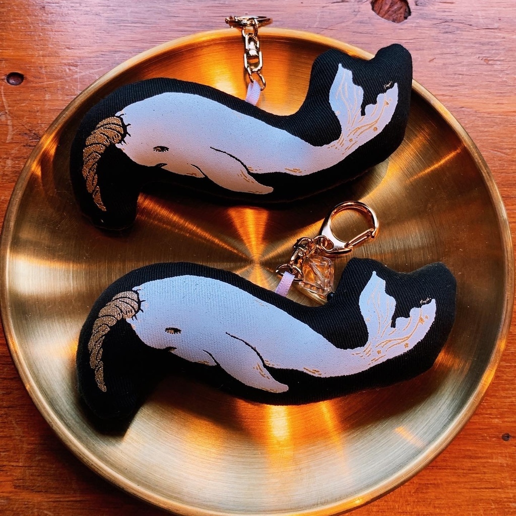 角のへたったイッカクさん|クッションチャーム