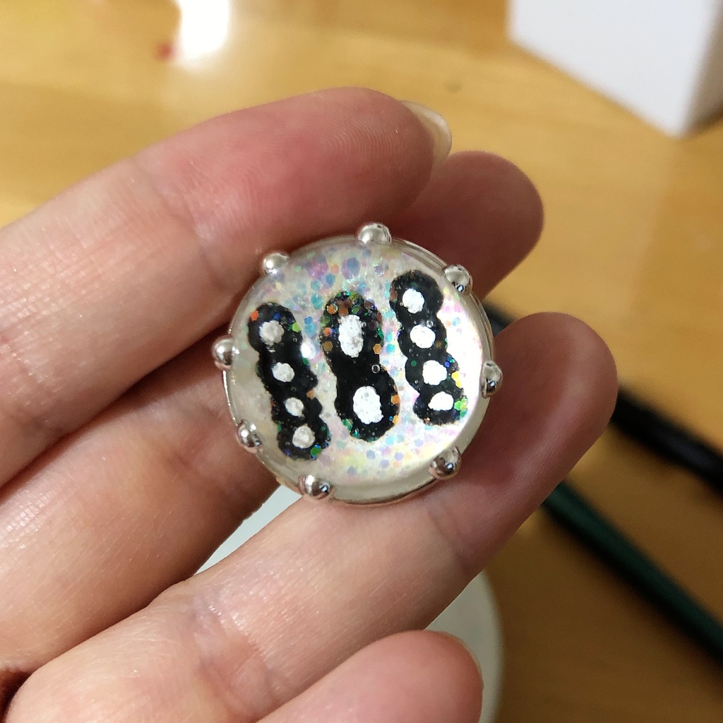 そらのうえ888階開店記念ピンバッジ+うちぅじんシール付き