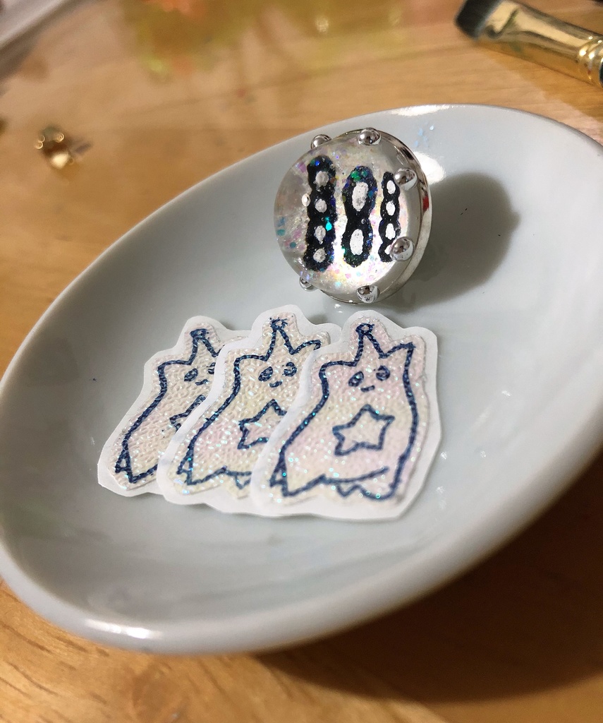 そらのうえ888階開店記念ピンバッジ+うちぅじんシール付き