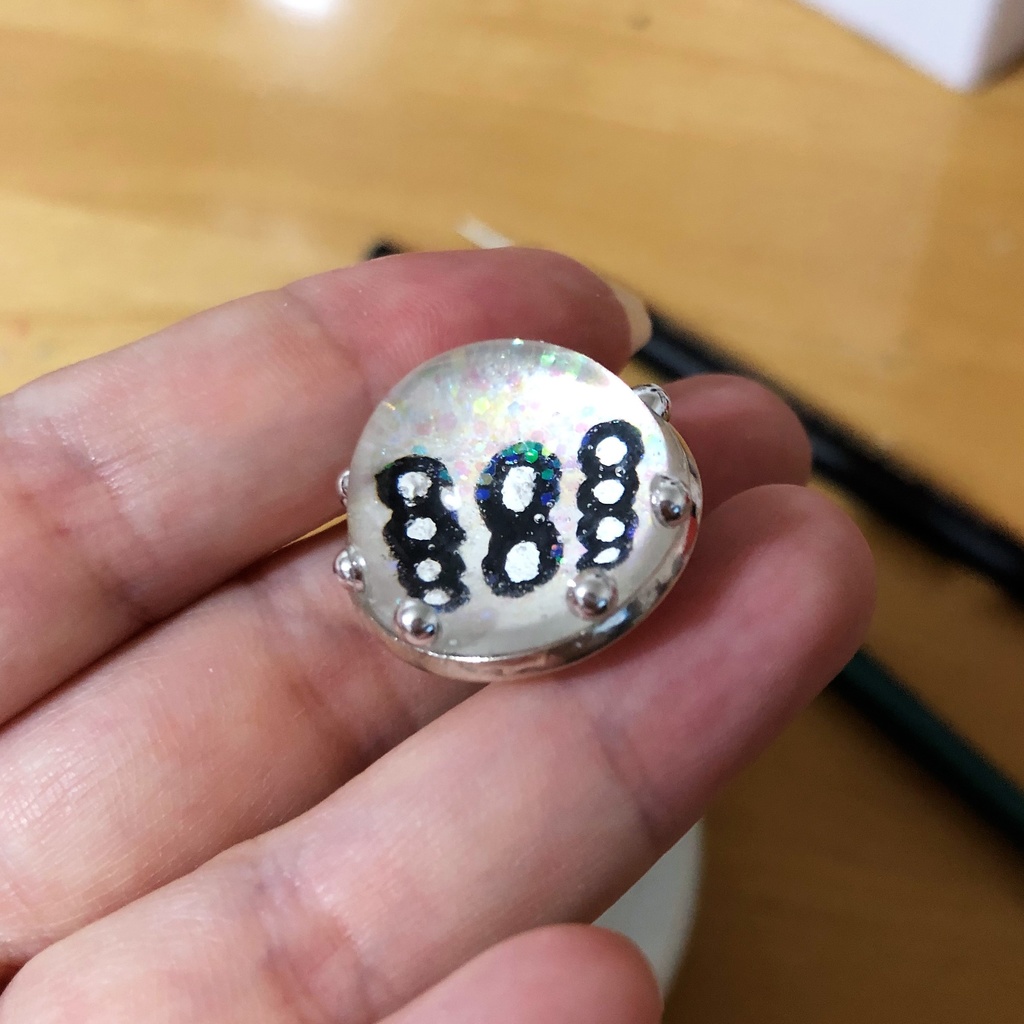 そらのうえ888階開店記念ピンバッジ+うちぅじんシール付き