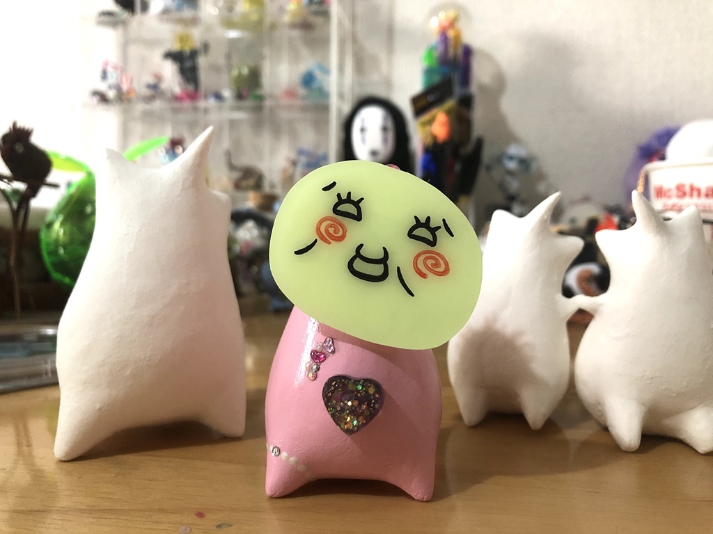 よく使っている顔文字のブローチ①