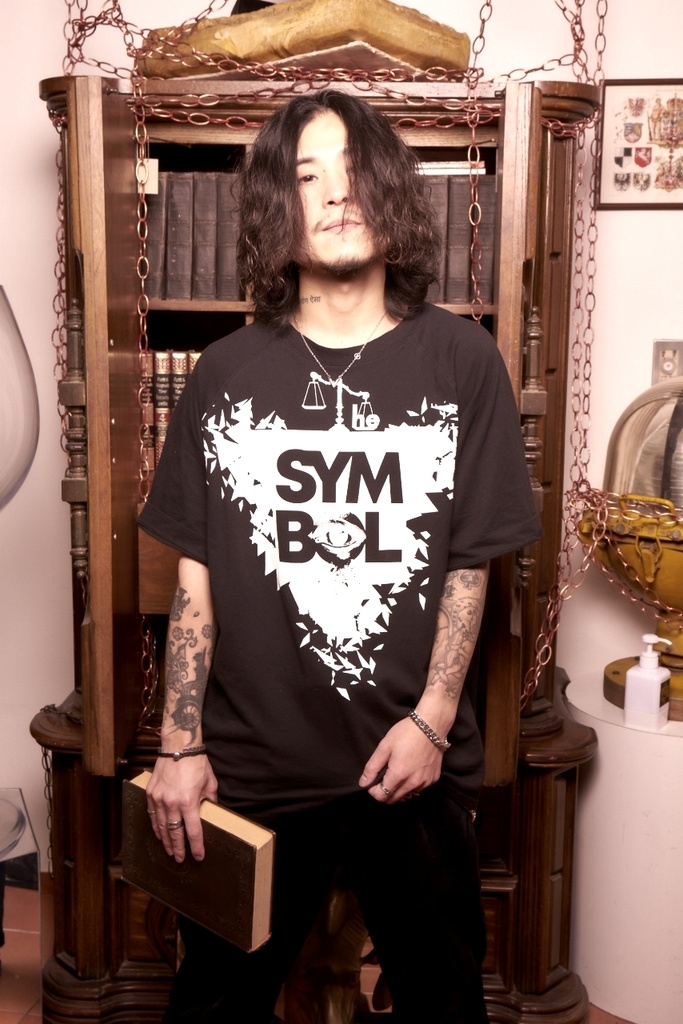 The SYMBOL ロゴ入りTシャツ Black