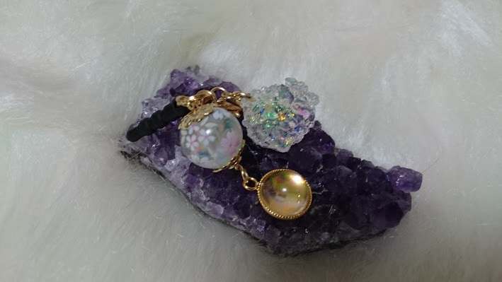 『連層の欠片』　レジンアクセサリー　