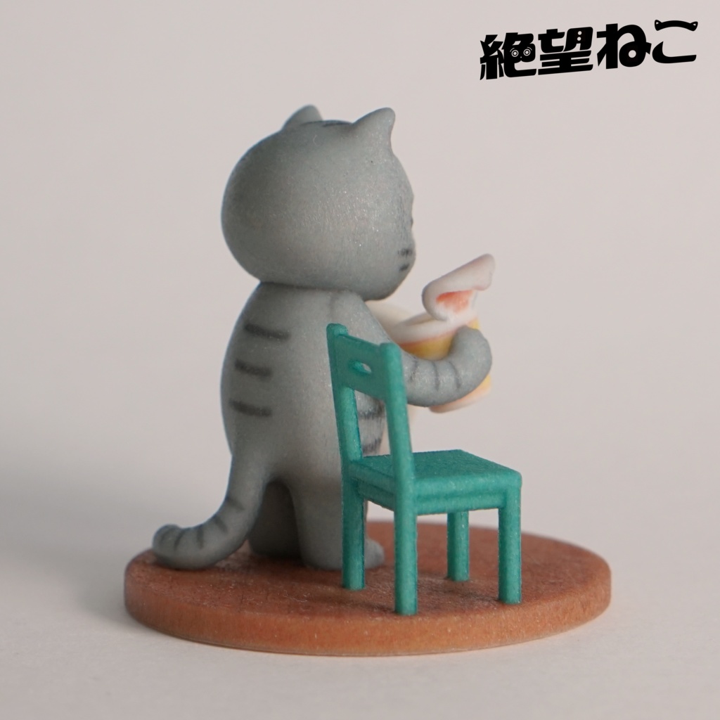 【彩色済み】カップラーメンに水を入れてしまい絶望している猫