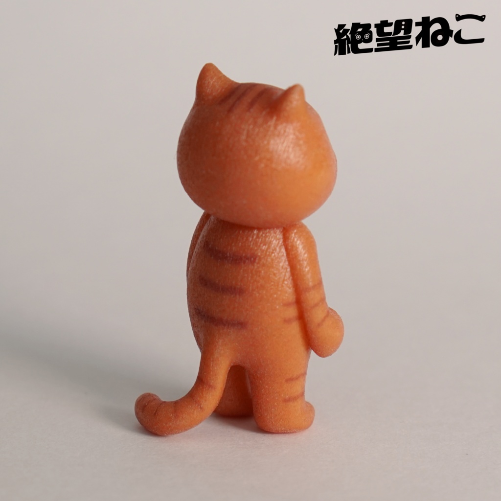 【彩色済み】棒立ちで絶望している猫