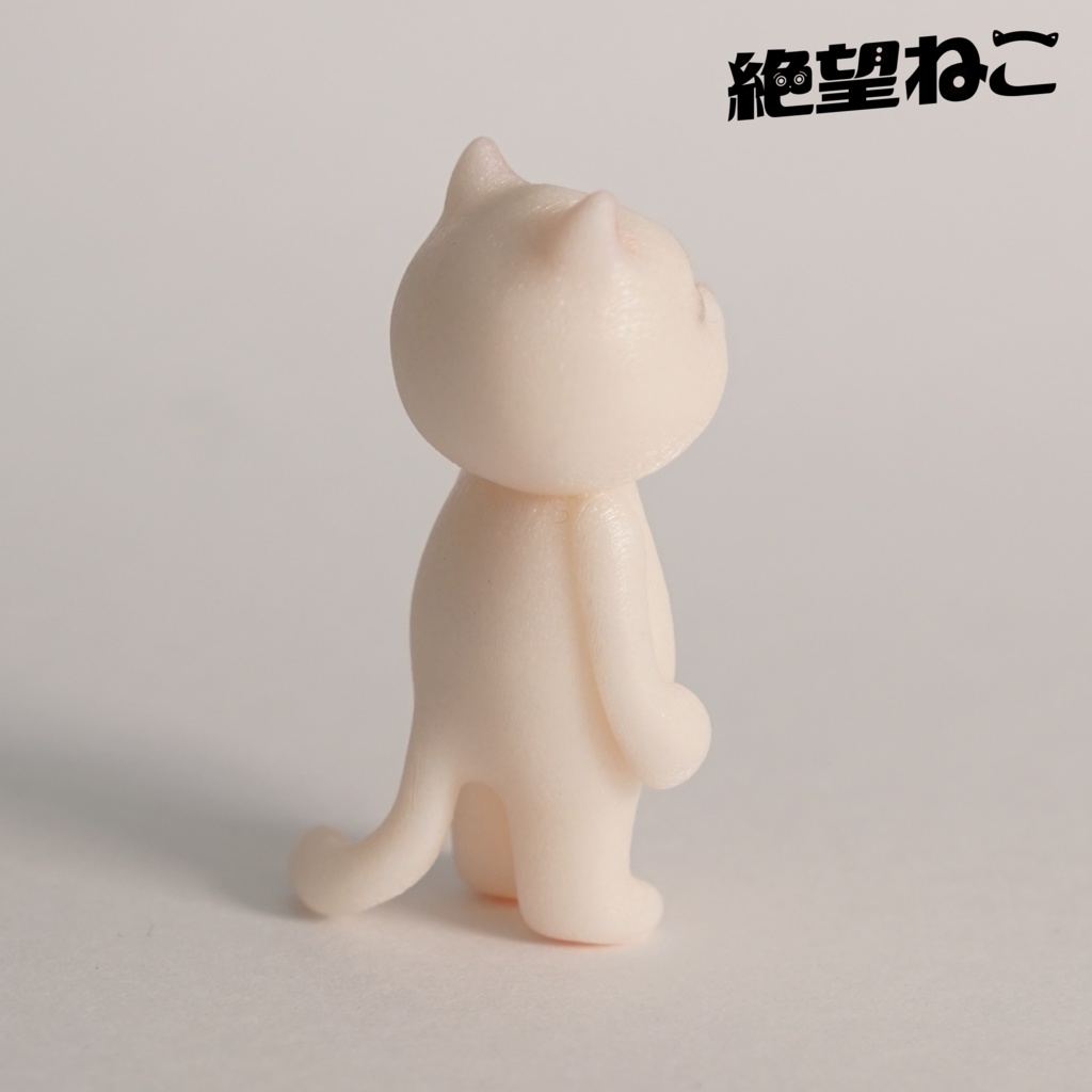 【彩色済み】棒立ちで絶望している猫