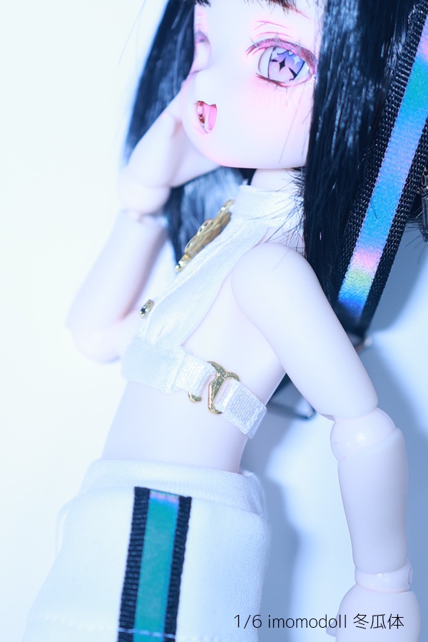 ホルターネックブラウス