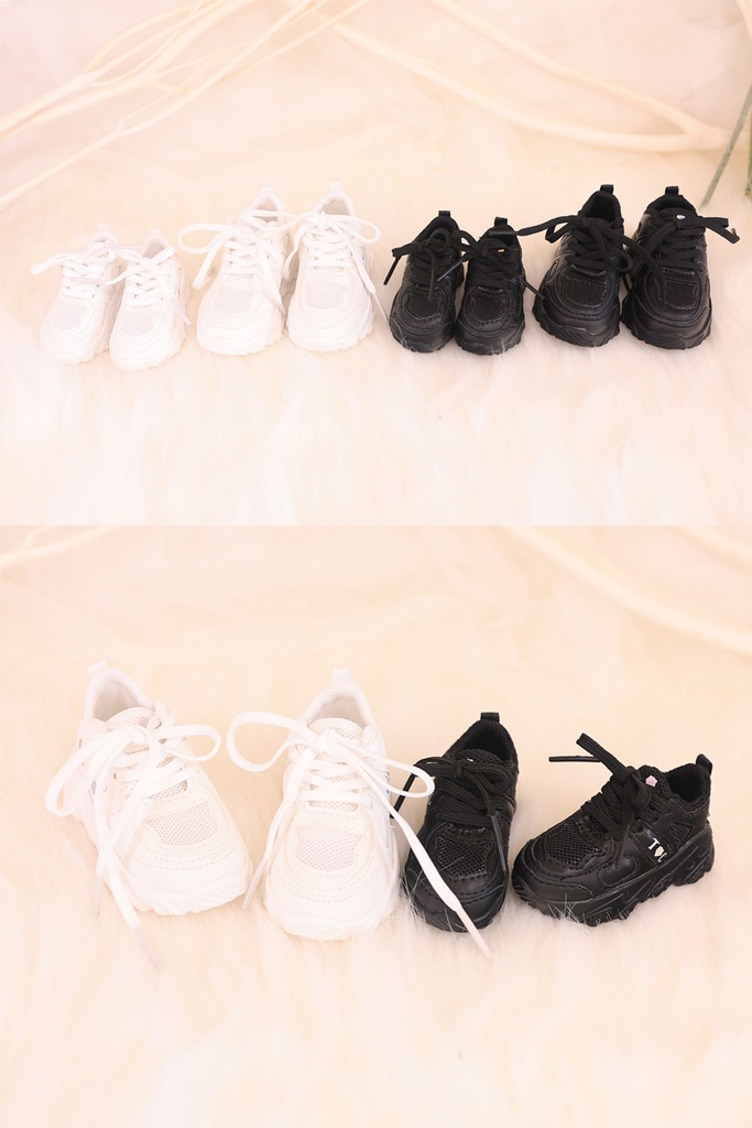 ロゴスニーカー