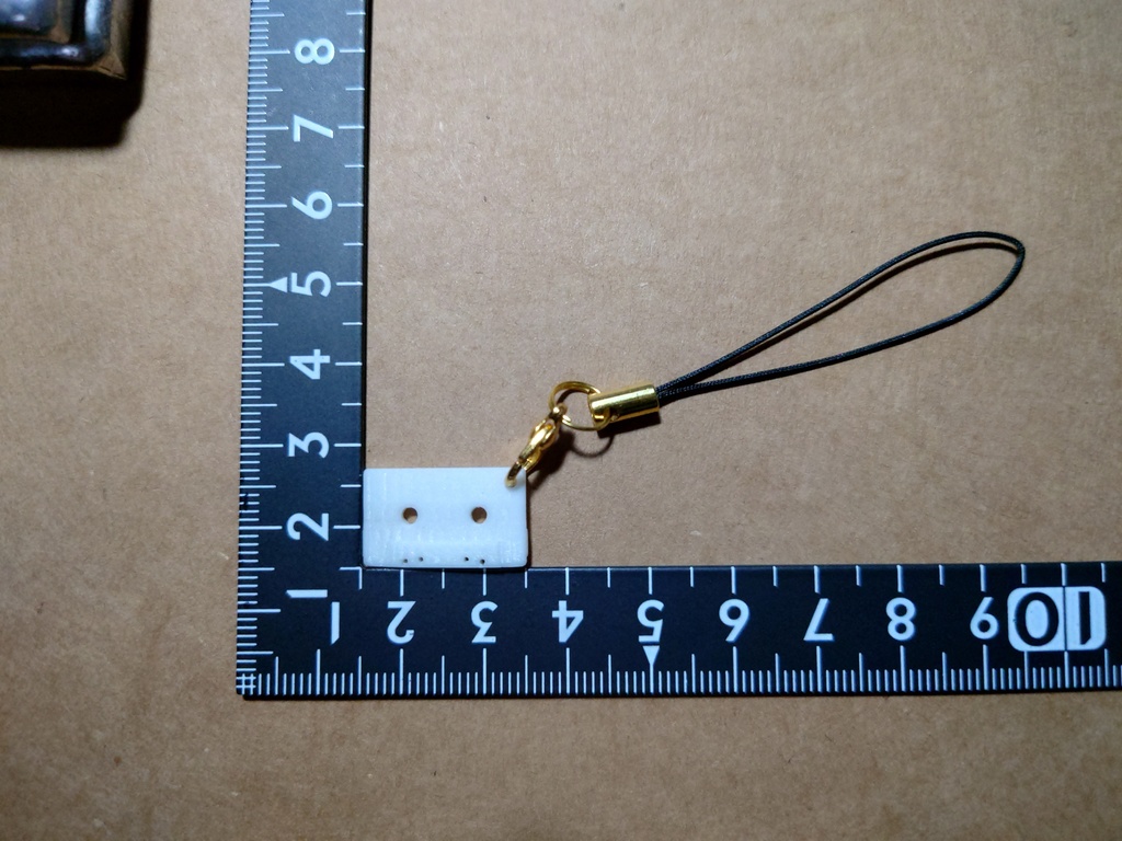 カセットテープストラップ