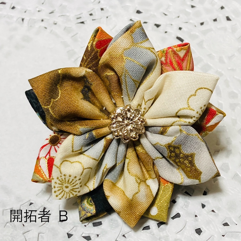 絞り細工クリップブローチ