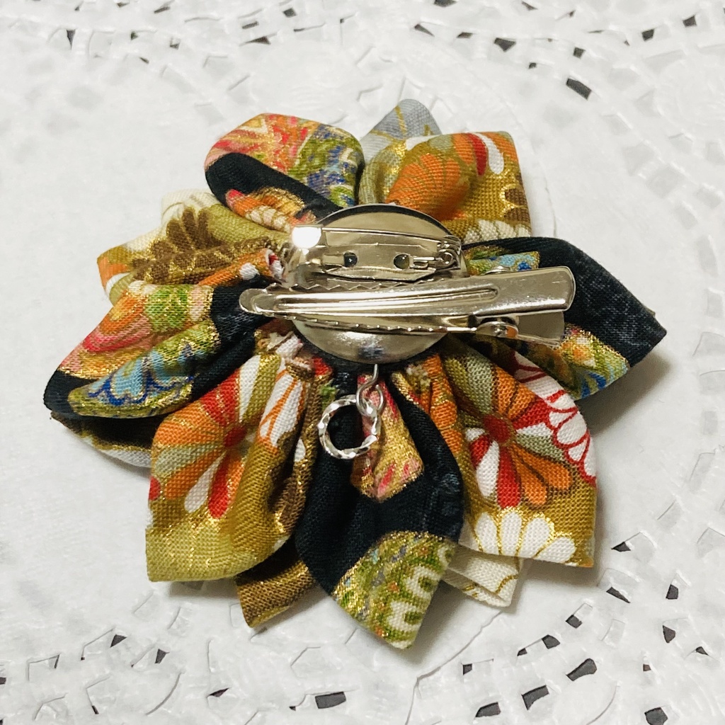 絞り細工クリップブローチ