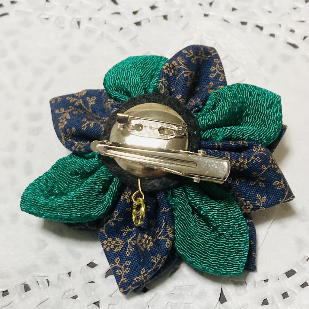 絞り細工クリップブローチ