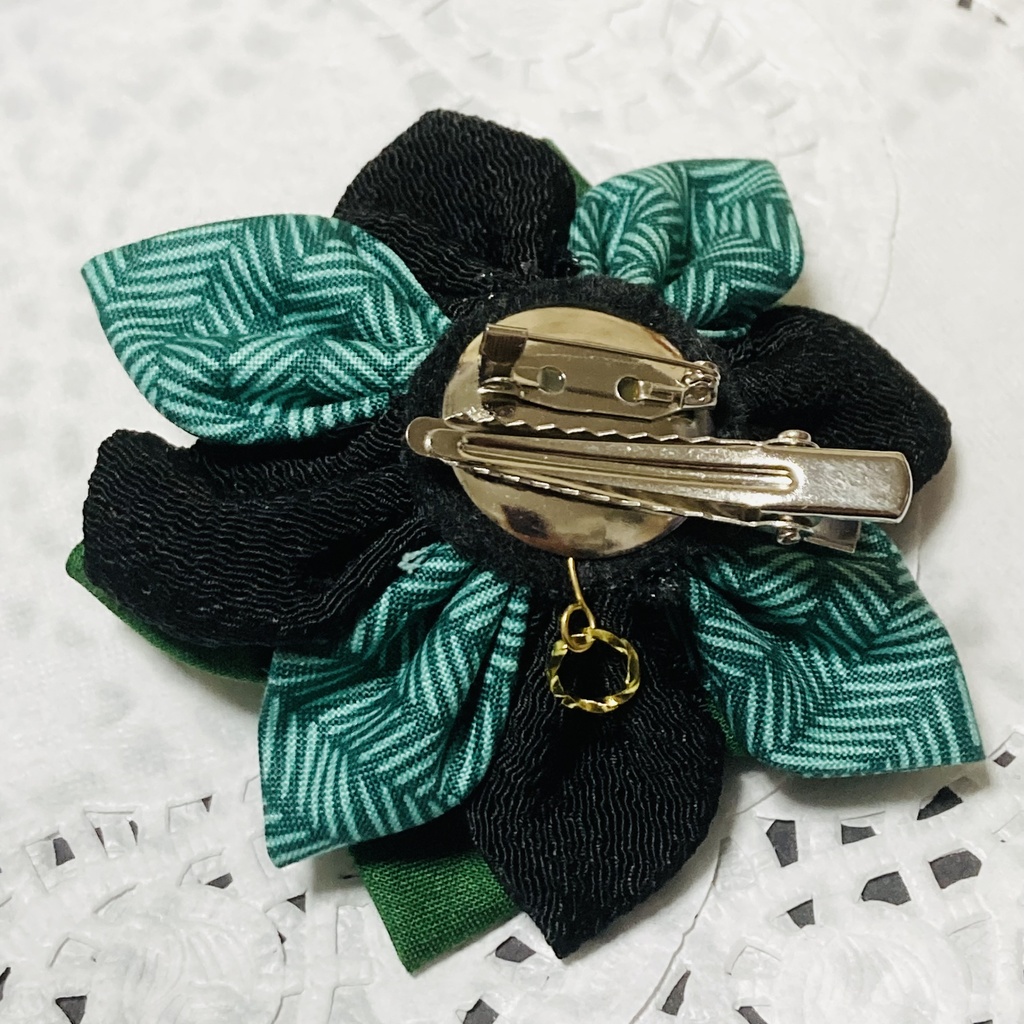 絞り細工クリップブローチ