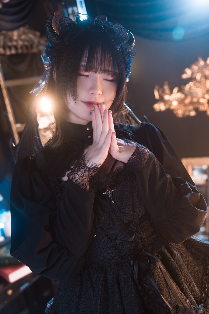 【初ソロ写真集】DRACONIA NOIR