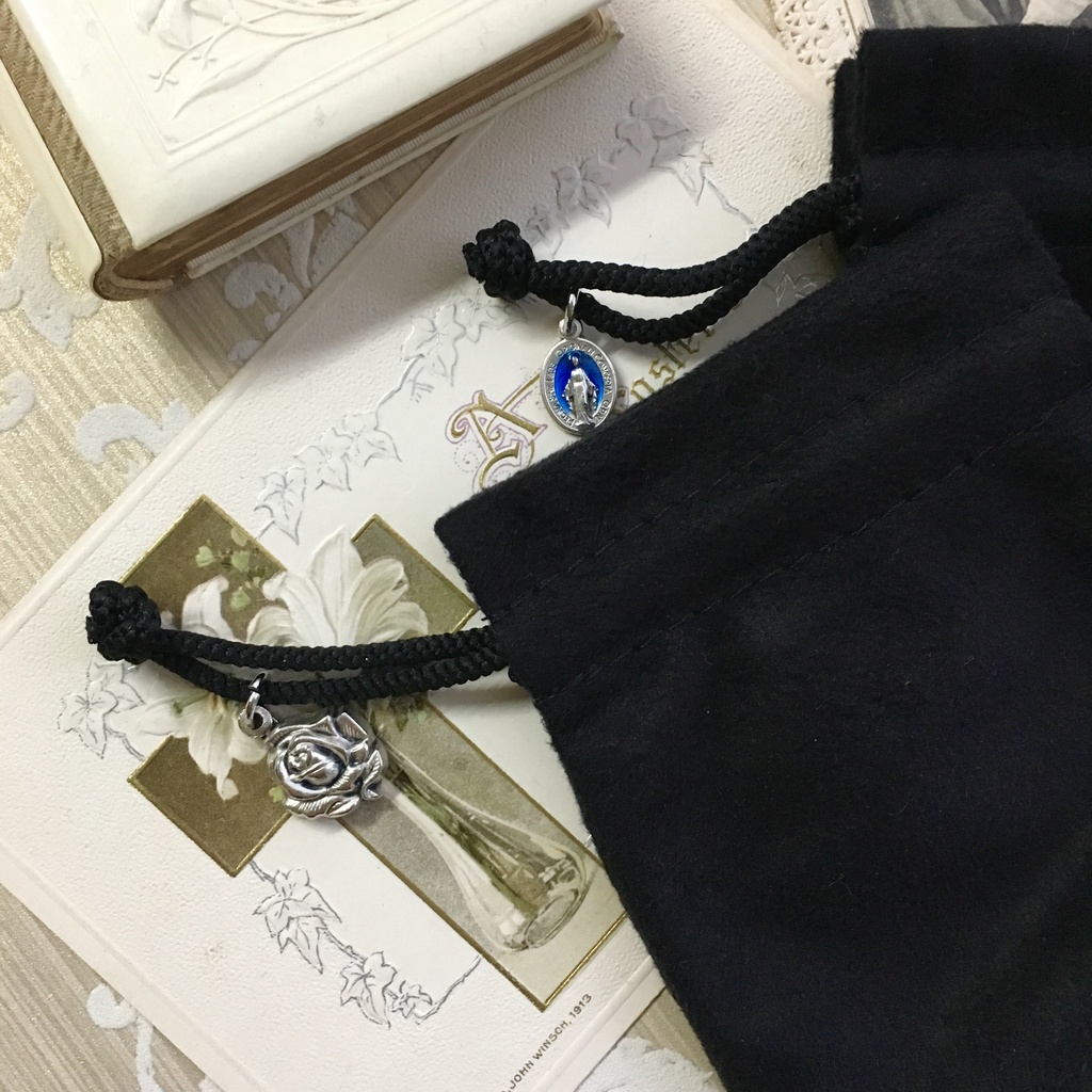 【 ロザリオ 】小さな黄薔薇 - little fair rose -