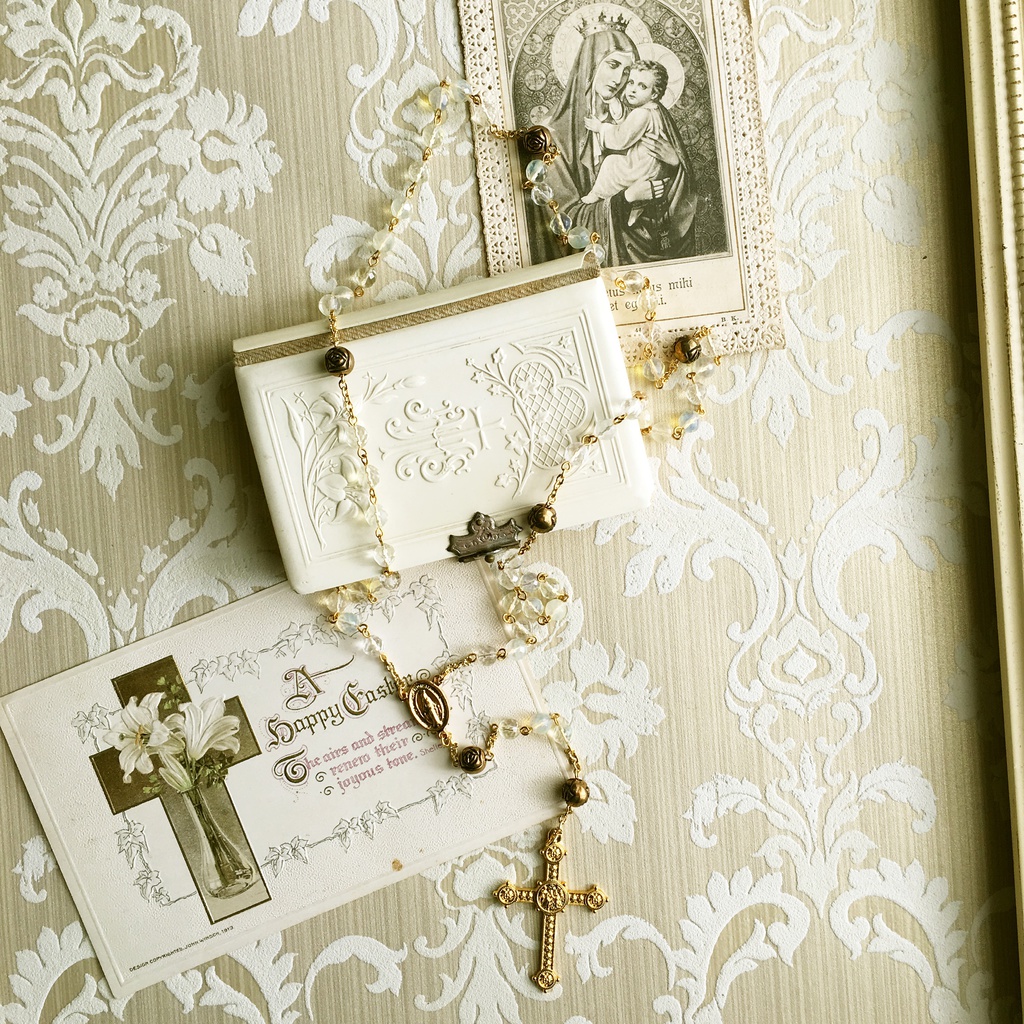 【 ロザリオ 】小さな黄薔薇 - little fair rose -