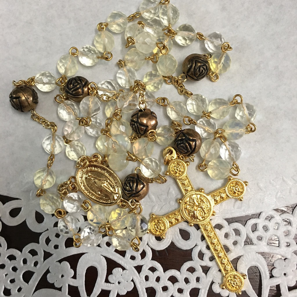 【 ロザリオ 】小さな黄薔薇 - little fair rose -