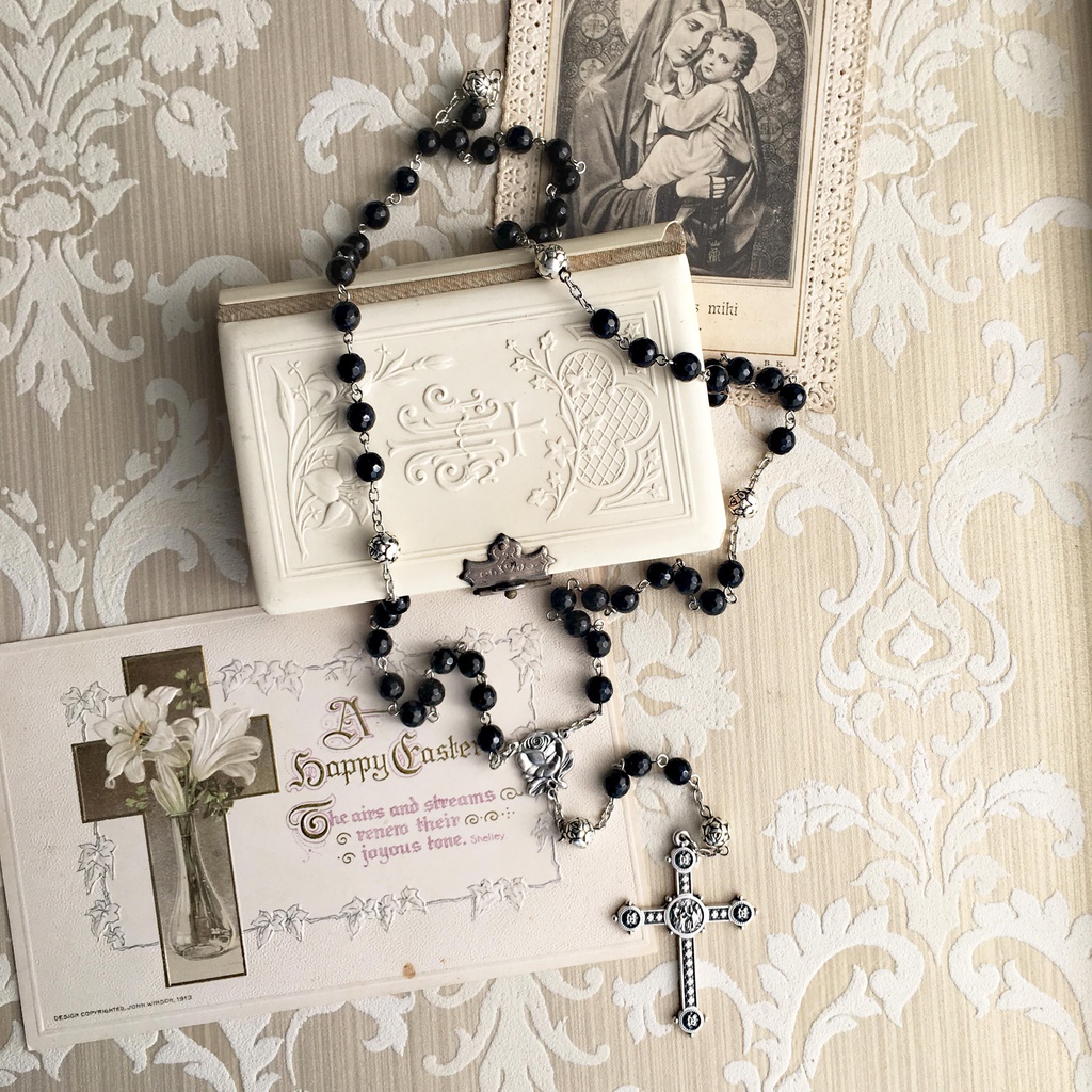 【 ふたりのロザリオ 】ミニチュアローズ - Grenadier & Nuit -