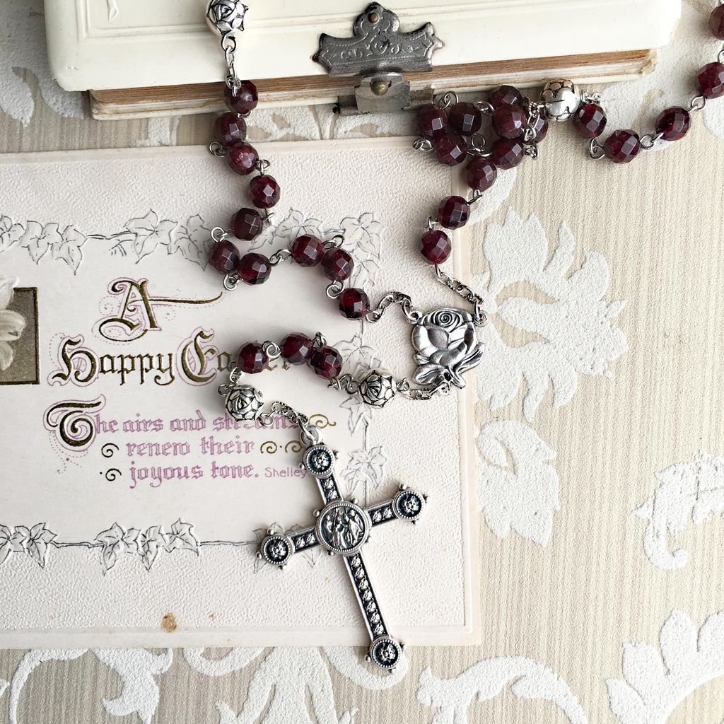 【 ふたりのロザリオ 】ミニチュアローズ - Grenadier & Nuit -