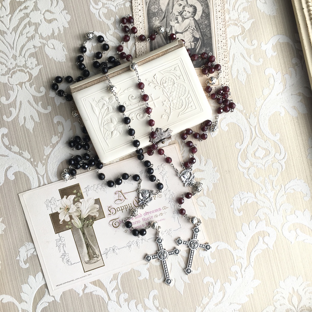 【 ふたりのロザリオ 】ミニチュアローズ - Grenadier & Nuit -