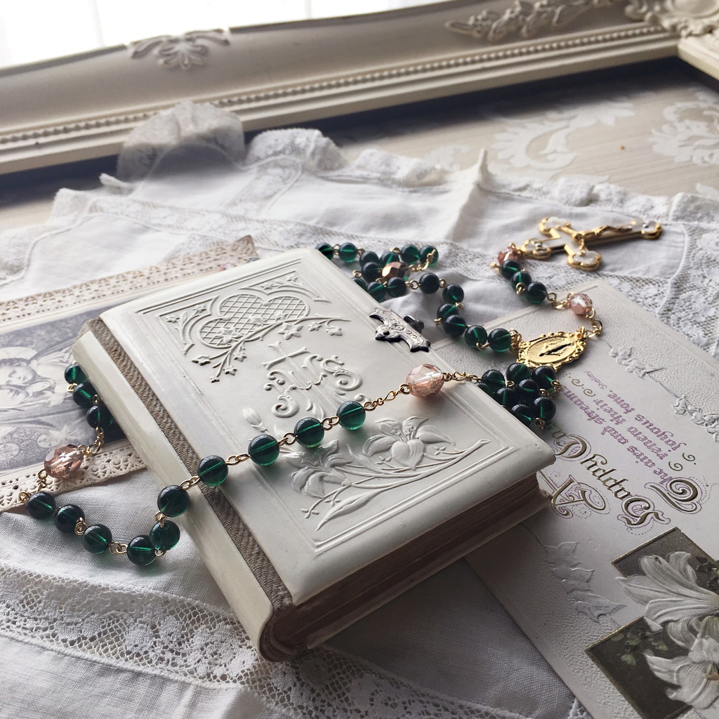 ※終了【 ロザリオ 】グリーン・ベルベット - robe vert et cerisier -