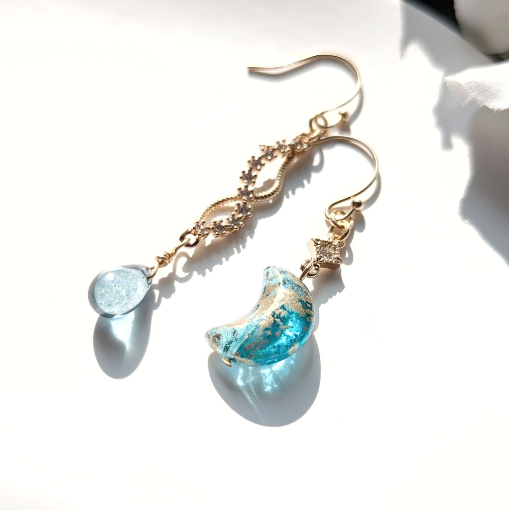 オリジナル 青い月と雫のイヤーアクセサリー