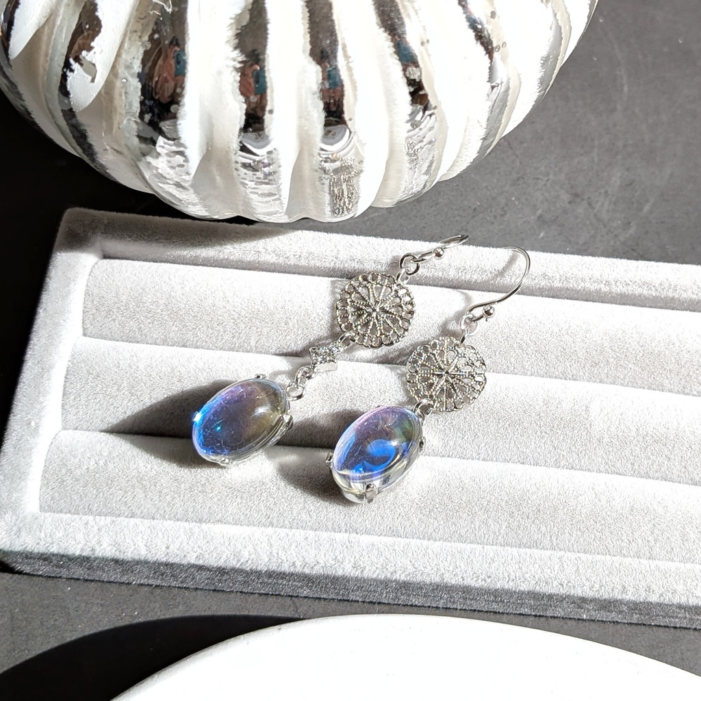 オリジナル オーロラガラスのイヤーアクセサリー